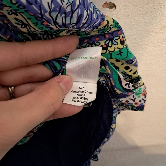 Lilly Pulitzer Short Sleeve Jungle Theme Shirt Blouse Size XS Silk Front - Picture 6 of 7